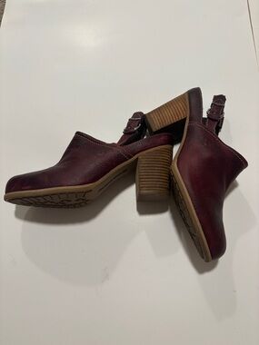 Timberland Women's Burgundy Leather Slingback Clog Heels